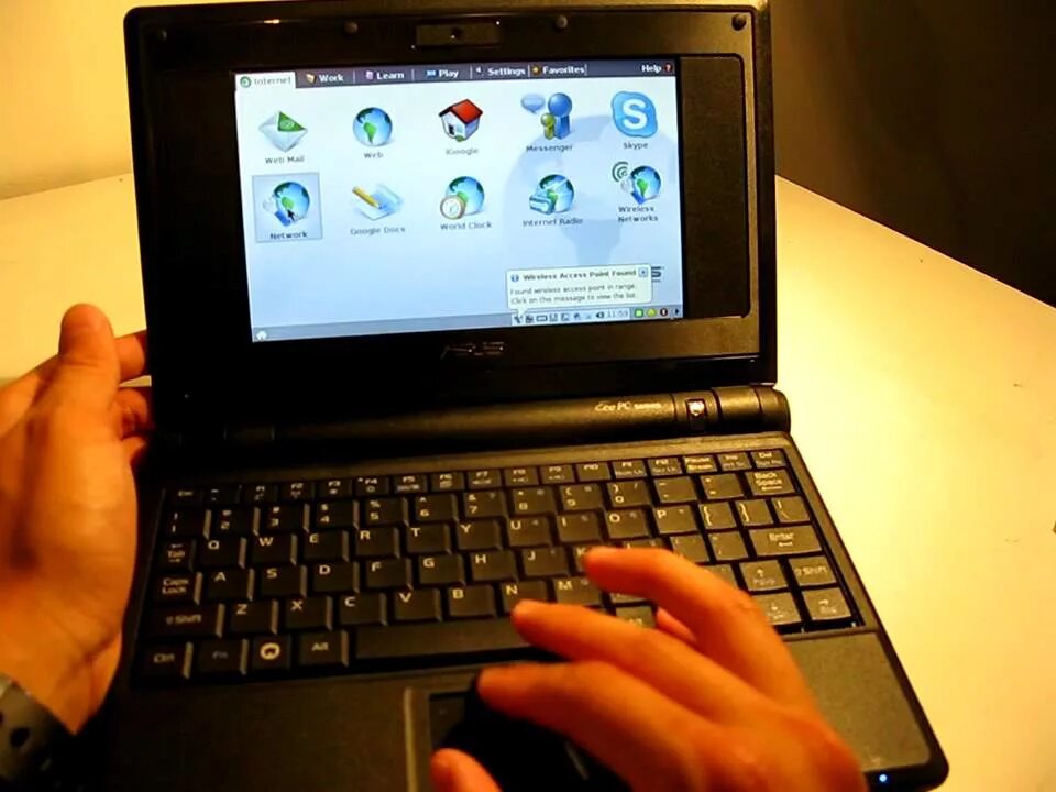 Нетбуки asus eee 700. Нетбук асус 701. asus eee pc 701. netbook asus eee pc 701 linux. asus eee pc 701 windows 8.1.