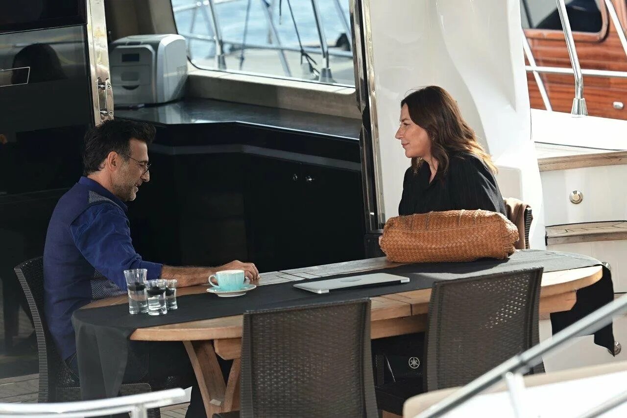 Преданный 6. Фильм предатель 2012. Little nightmares 2 моно и шестая предательство. Халецкий сериал предатель. Преданный 6.