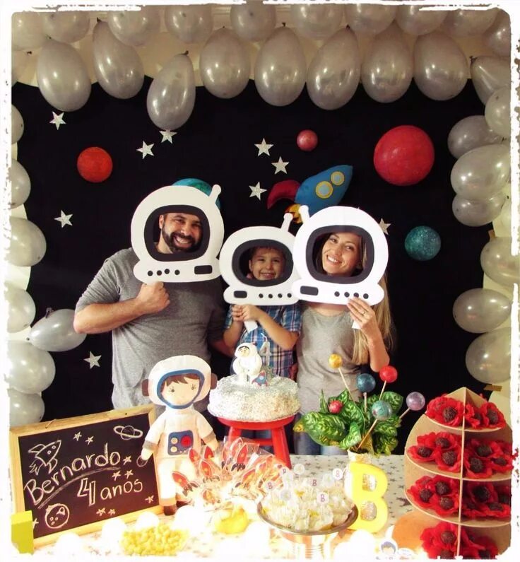 Космонавт для фотозоны. Детский день рождения в стиле космос. День рождения в стиле космос. День рождения в космическом стиле. Космическая вечеринка.