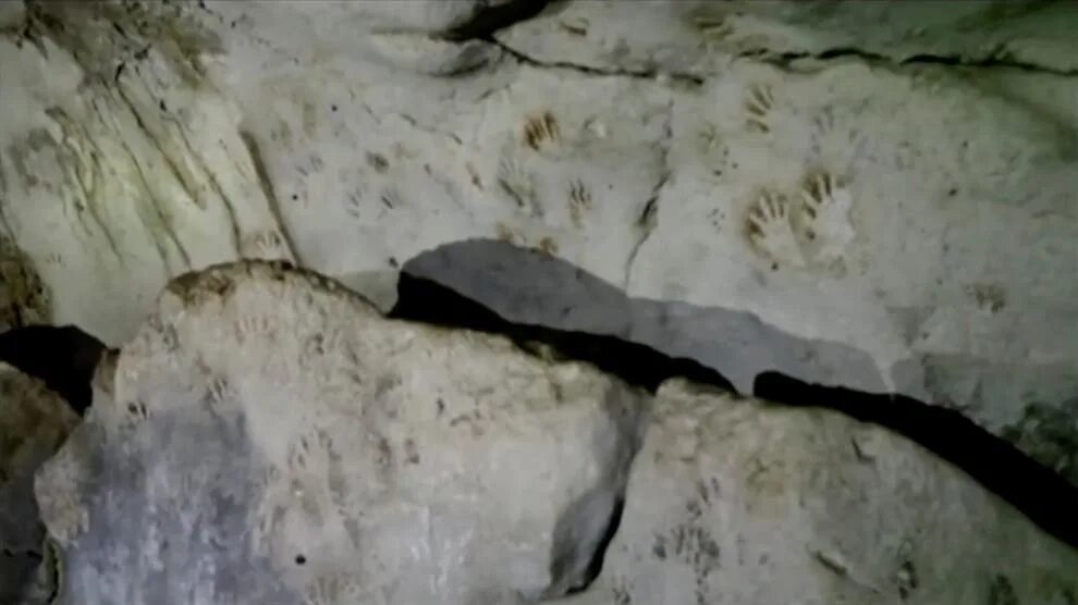 Мексика пещера Майя. Пещера археологическая. Археологи в пещере. Раскопки в пещере.