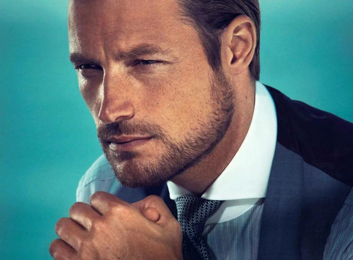 Картинки серьезному мужчине. Зак эфрон. Картинки серьезному мужчине. Hugo boss одежда. Картинки серьезному мужчине.