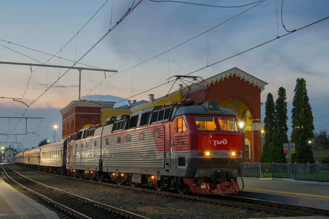 Пассажирский поезд номер 1. Пассажирский поезд номер 1. Фирменный поезд россия 001м. Эп 1 347. Эп1 станция енисей.