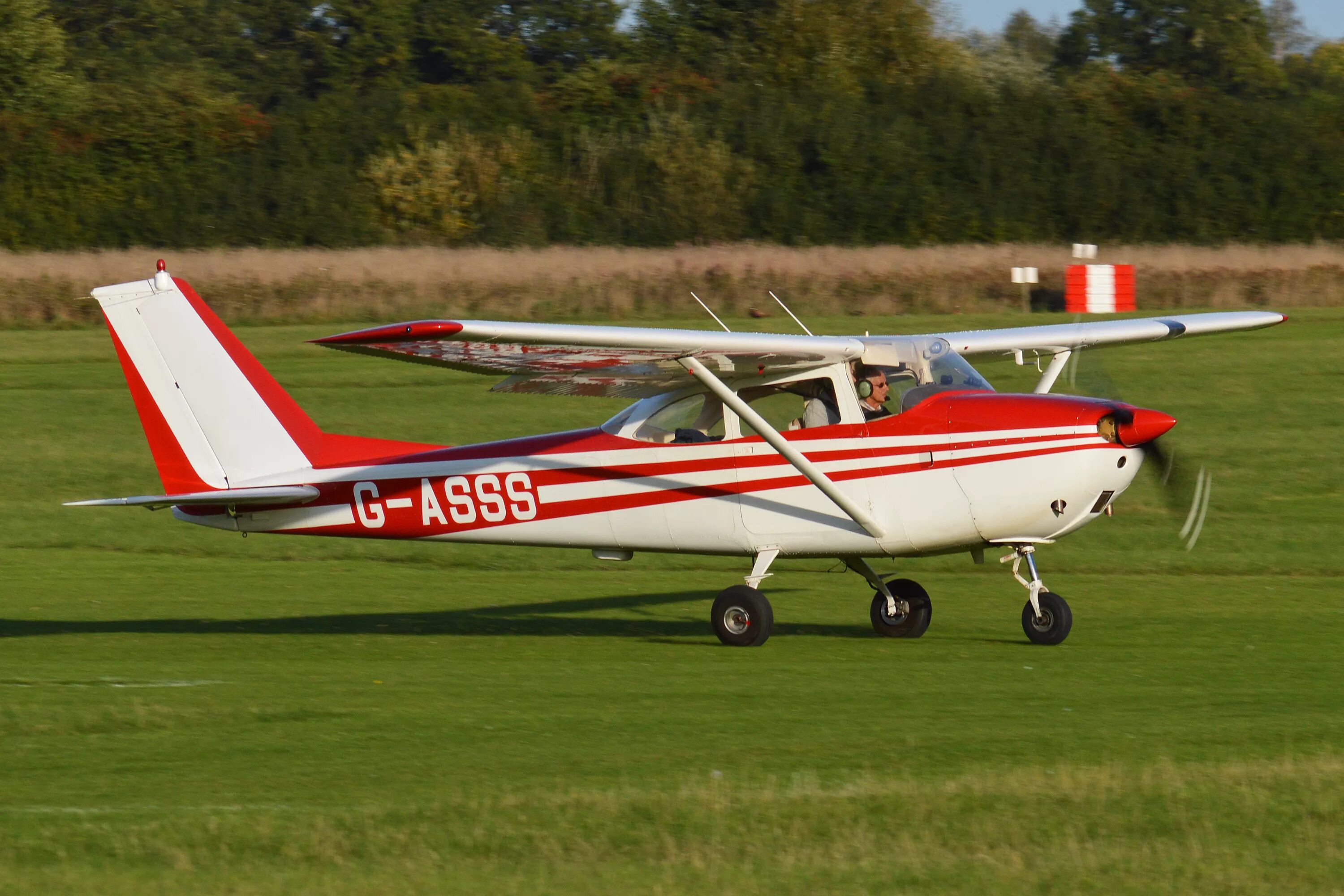 Сесна 172. Легкомоторный самолет Cessna 172. Цессна 172 Skyhawk. Cessna 172 самолёты Cessna.