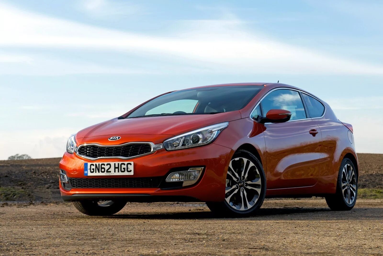 Kia Ceed 2013. Kia Pro Ceed 2013. Kia Ceed трехдверный. Киа СИД 2013 трехдверка. Киа машина страна