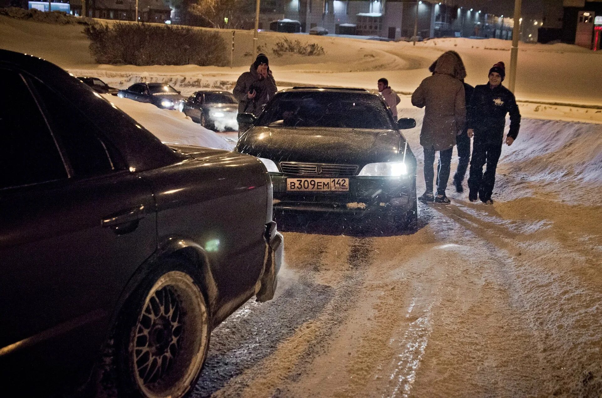 Покатушки москва. Покатушки на машине зимой. Покатушки ночью зимой. Ночные покатушки зима. Ночные покатушки на машине.