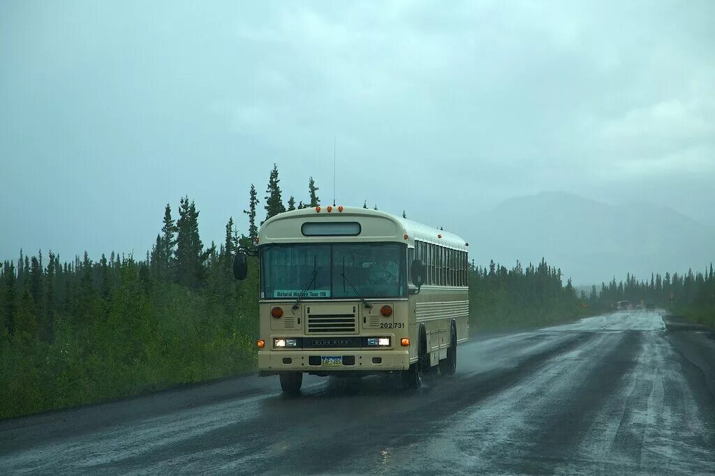 Автотранспорт на Аляске. Грузовики на Аляске. Аляска бездорожье.