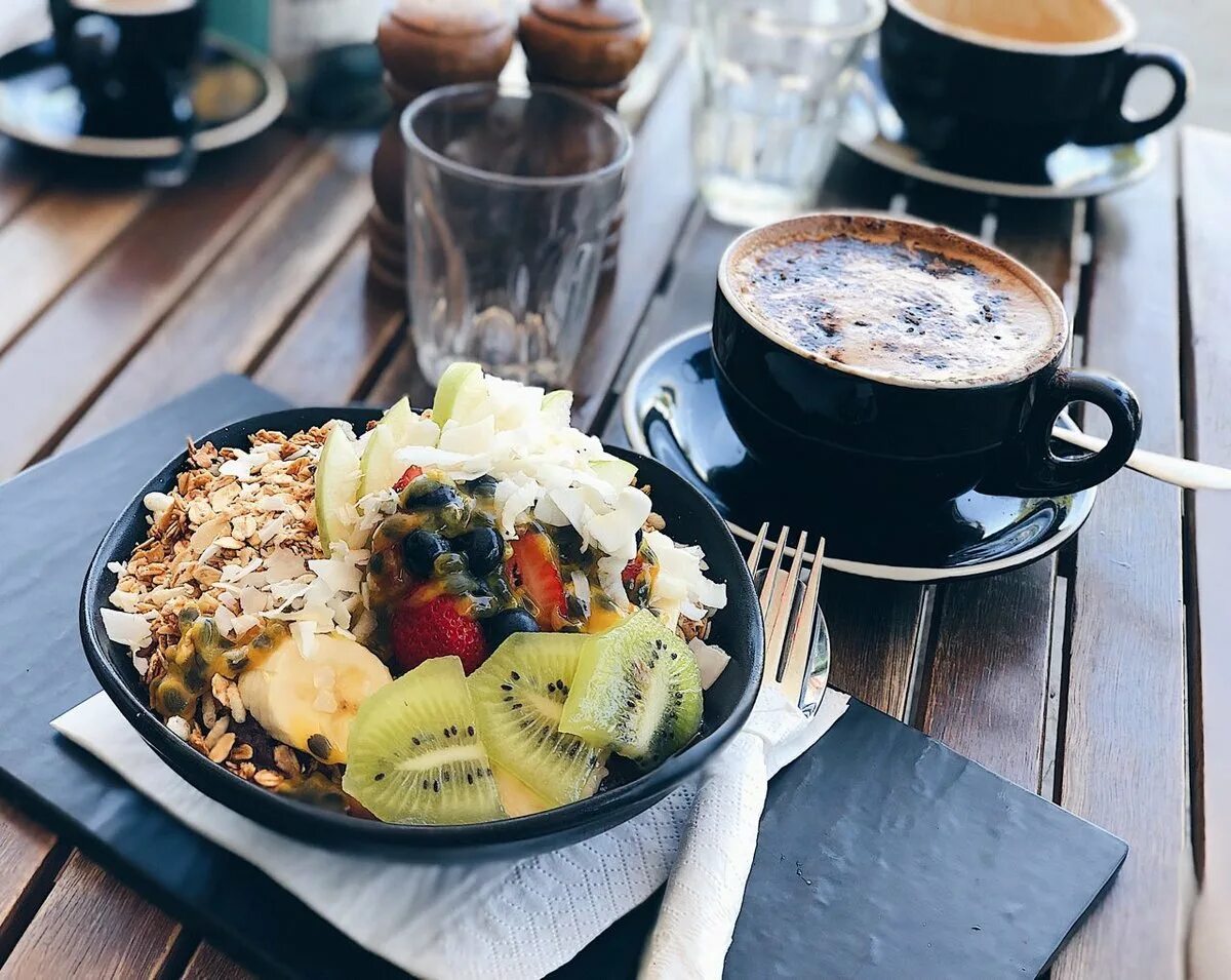 сбалансированное питание. что вы ели на завтрак. здоровый завтрак. что вы ели на завтрак. овсянка поридж.