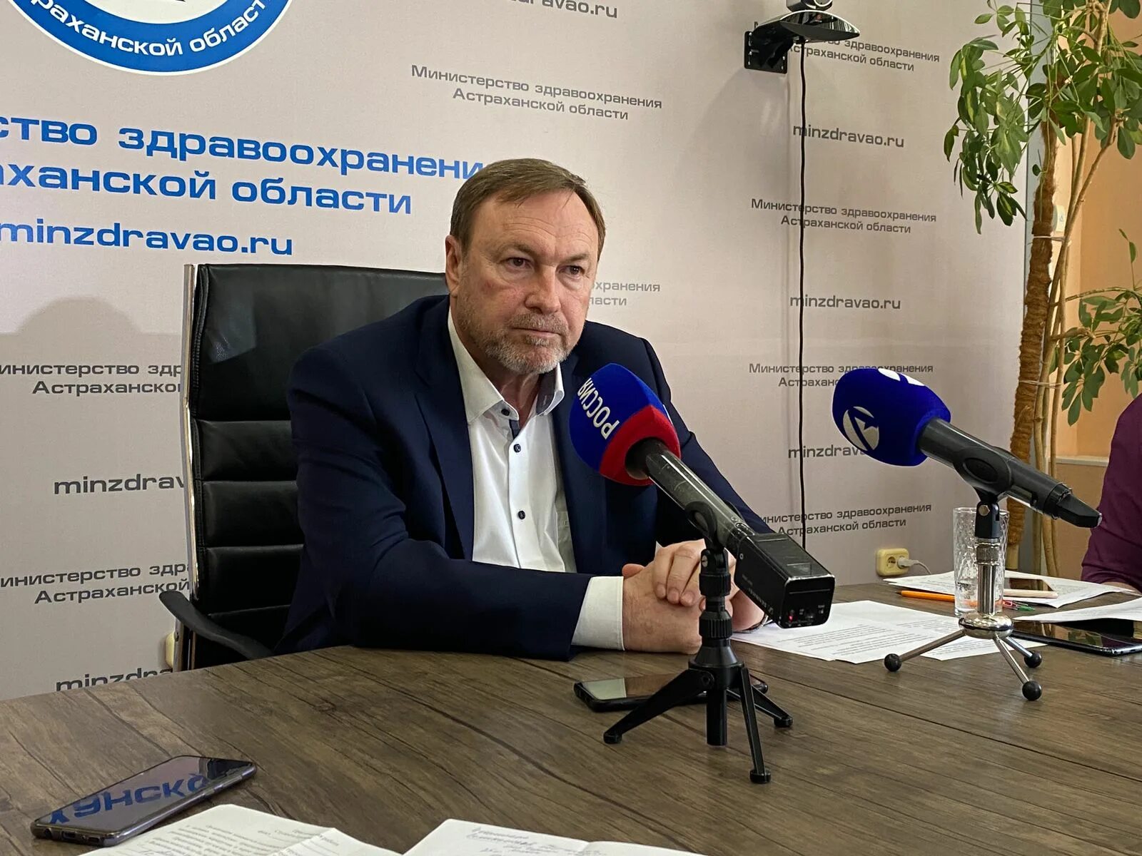Министр здравоохранения астрахань. Буркин министр здравоохранения астраханской. Буркин министр здравоохранения астраханской. Спирин министр здравоохранения. Буркин министр здравоохранения астраханской.