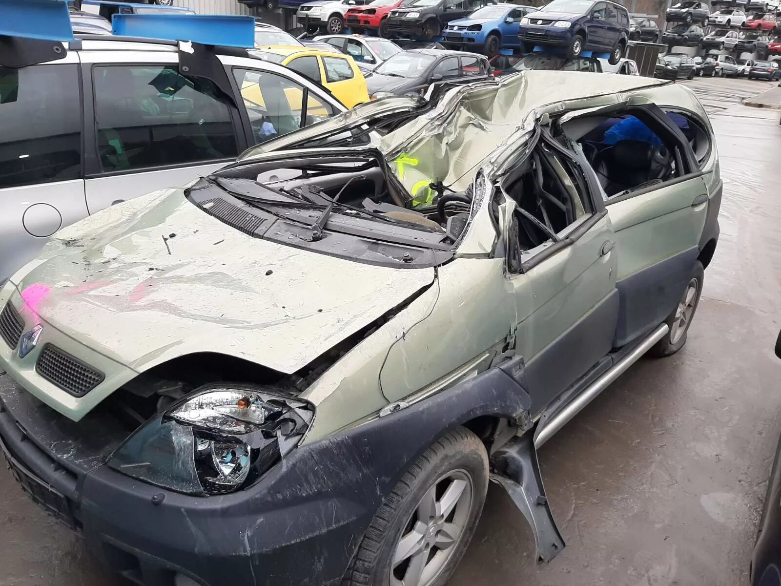 Разборка renault. Разборка рено. авторазборки рено в санкт-петербурге. авторазборка рено в москве. авторазборка рено приема.