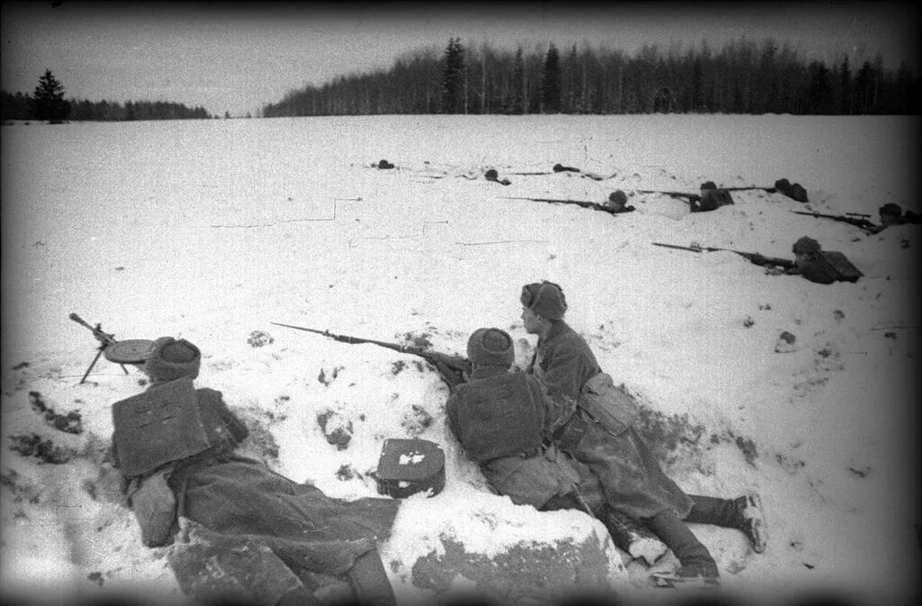 Окопы великой отечественной войны. Война на украине солдаты в окопе. Немецкие солдаты под ленинградом 1941. Русские окопы первой мировой войны. Окопы 1 мировой войны сейчас.
