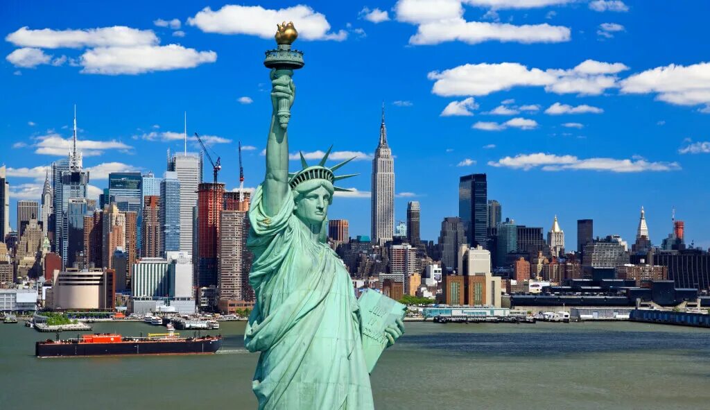 Чем известна страна сша. Статуя свободы Нью-Йорк. Нью Йорк Манхеттен статуя свободы. НЬЮЙОРК статцуя свободы. НЬЮЙ РРК статуя свободы.