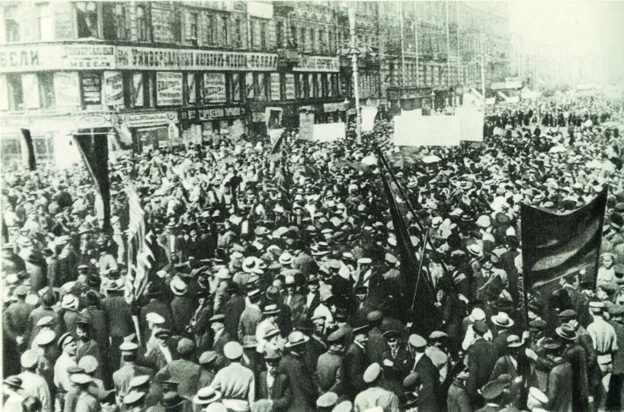 Демонстрация в Петрограде 4 июля 1917 года. Июльское восстание 1917. Июльская демонстрация в Петрограде в 1917. Митинг Большевиков июль 1917.
