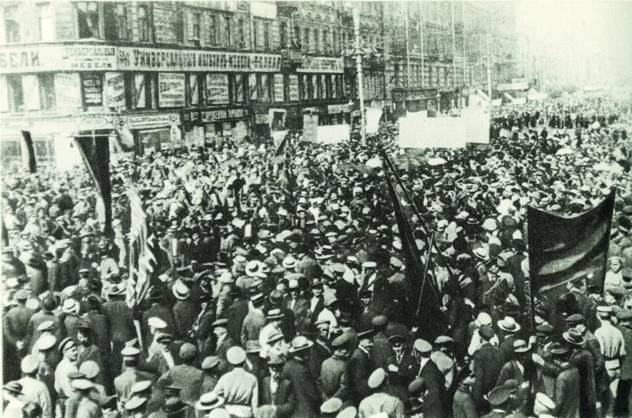 Выступления в петрограде. Демонстрация в петрограде 4 июля 1917 года. июльское восстание 1917. июльская демонстрация в петрограде в 1917. митинг большевиков июль 1917.
