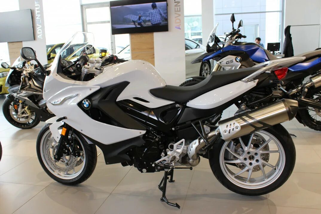 Купить мотоцикл 800. BMW f800gt. Мотоцикл БМВ gt800. Мотоцикл БМВ 2023. Мотоцикл БМВ 800 кубов.