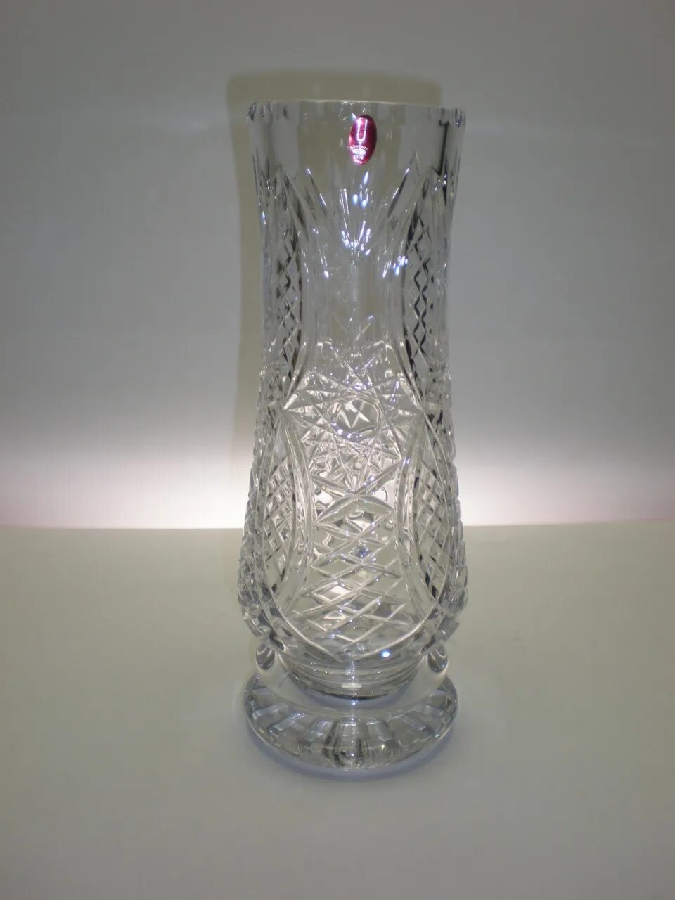 Вазы из цветного хрусталя. Авито хрустальные вазы для цветов. Напольные хрустальные вазы. Бахметьевская артель хрусталь. Ваза широкая хрусталь.