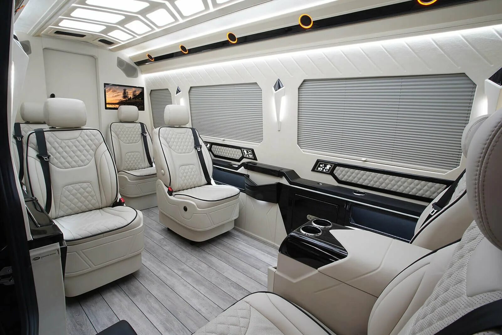 Микроавтобусы мерседес салон. Mercedes benz sprinter 2025 vip. мерседес спринтер люкс. мерседес бенц спринтер вип. салон mercedes sprinter vip.