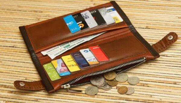 Каспер кошелек. Вб кошелек страница. Зачем нужен вб кошелек. Пластиковый кошелек. Кошелек арт.