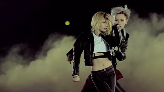 Troublemaker 0.7. Troublemaker группа. группа trouble maker. troublemaker корейский клип. troublemaker кадры клип.