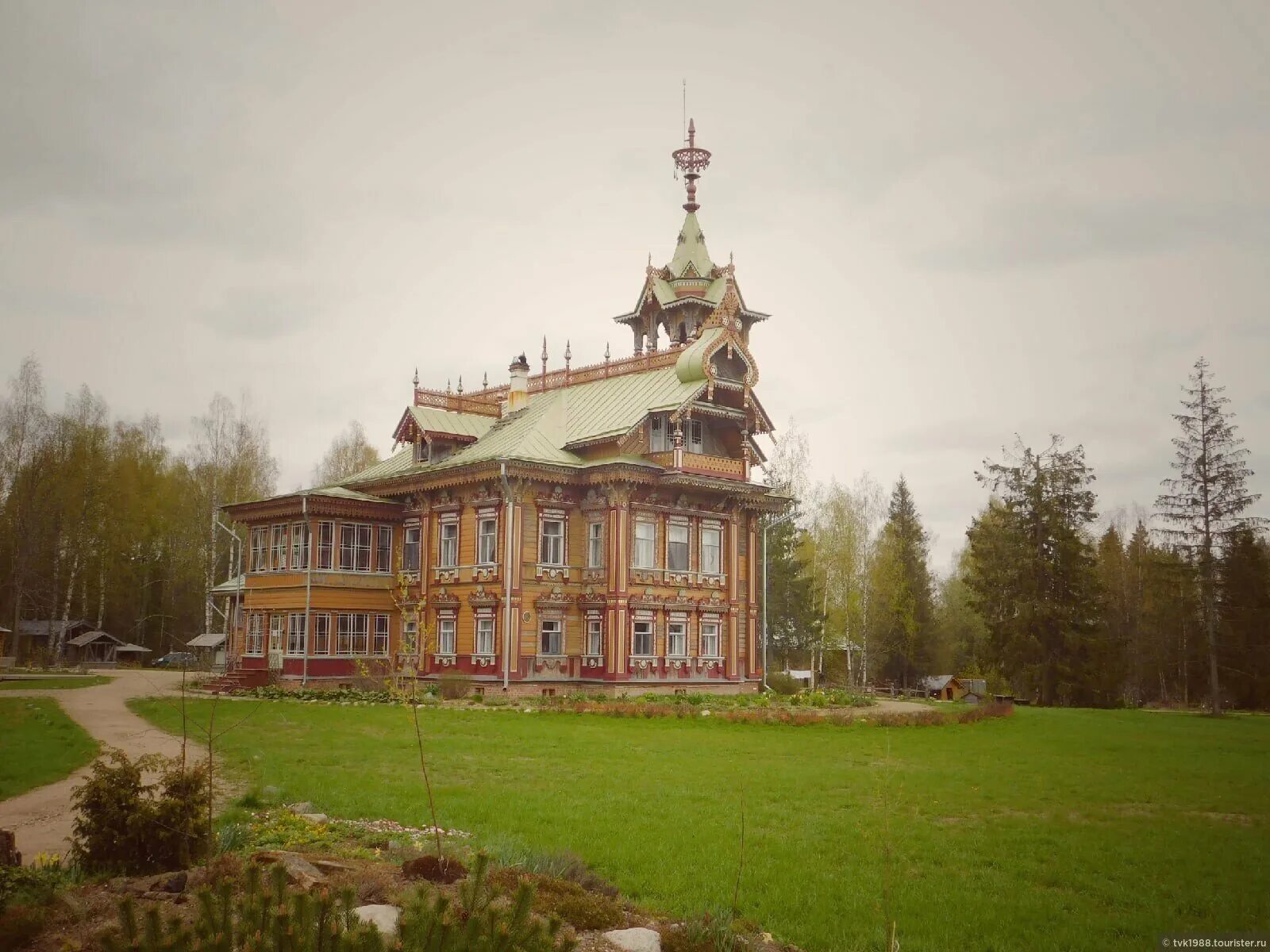 лесной терем асташово в костромской области. терем в асташово в костромской области. лесной терем. лесной терем. кострома терем асташево.