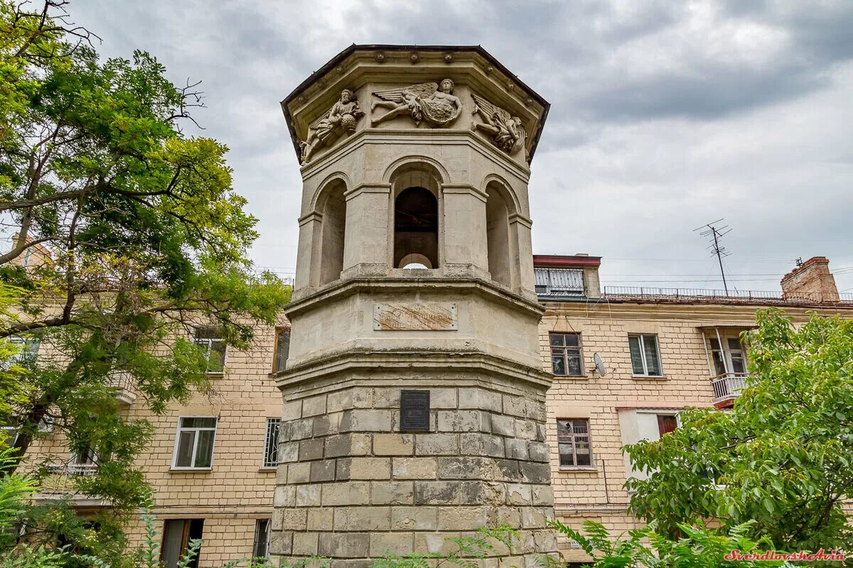 Башня ветров Севастополь. Памятник башня ветров в Севастополе. Башня морской библиотеки Севастополь. Башня ветров Севастополь достопримечательности Севастополя.