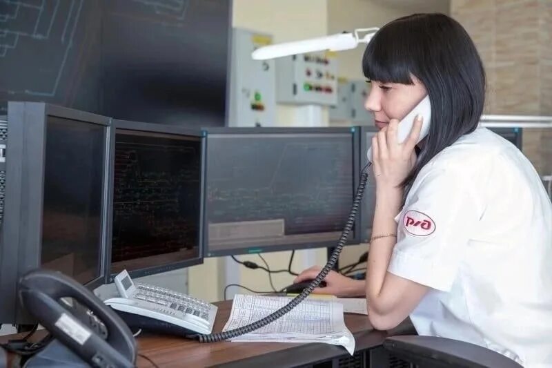 7911 оператор. Оператор стц ржд. диспетчер жд. диспетчер ржд. диспетчер на железной дороге.