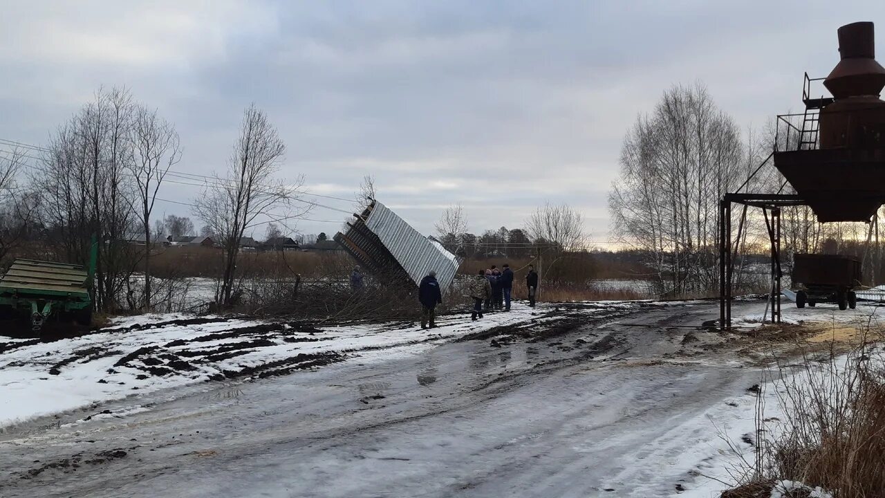 Прогноз погоды устюжна на 10 дней. Леспромхоз Устюжна. Ураган в Устюжне. Ижинская улица Устюжна 10 Устюженский леспромхоз.