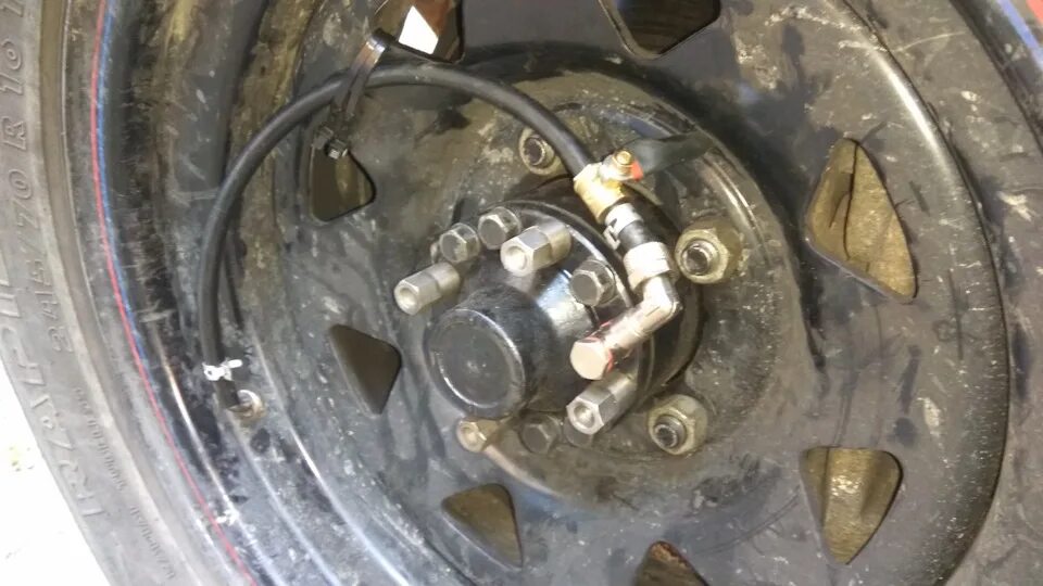 Шланг подкачки газон некст. Ситрак подкачка колеса. Ситрак подкачка колеса. Подкачка колес скания 2021. Ситрак подкачка колеса.
