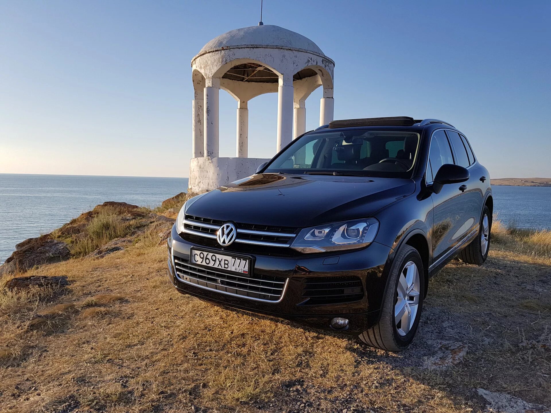 Volkswagen крыму. Фольксваген Туарег 2. Touareg Volkswagen Touareg. Фольксваген Туарег 4. Машина wolchvagen Touareg.