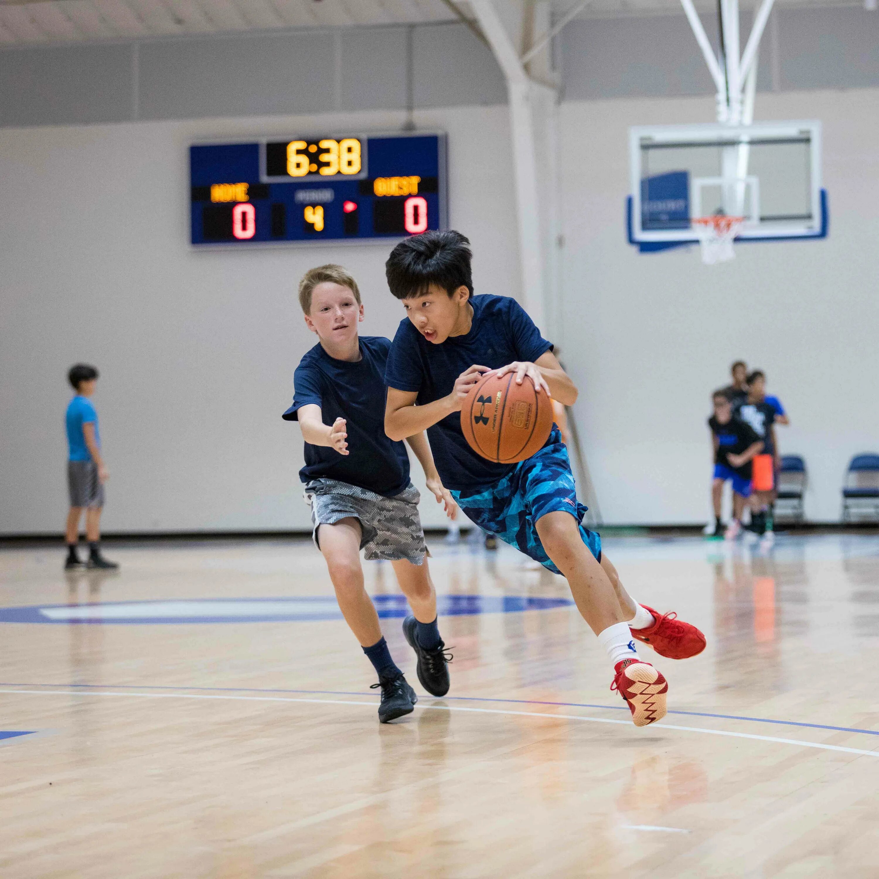 Кемп баскетболист. Basketball camp. Basketball camp. Еда в баскетбольном лагере. Баскетбол в лагере.