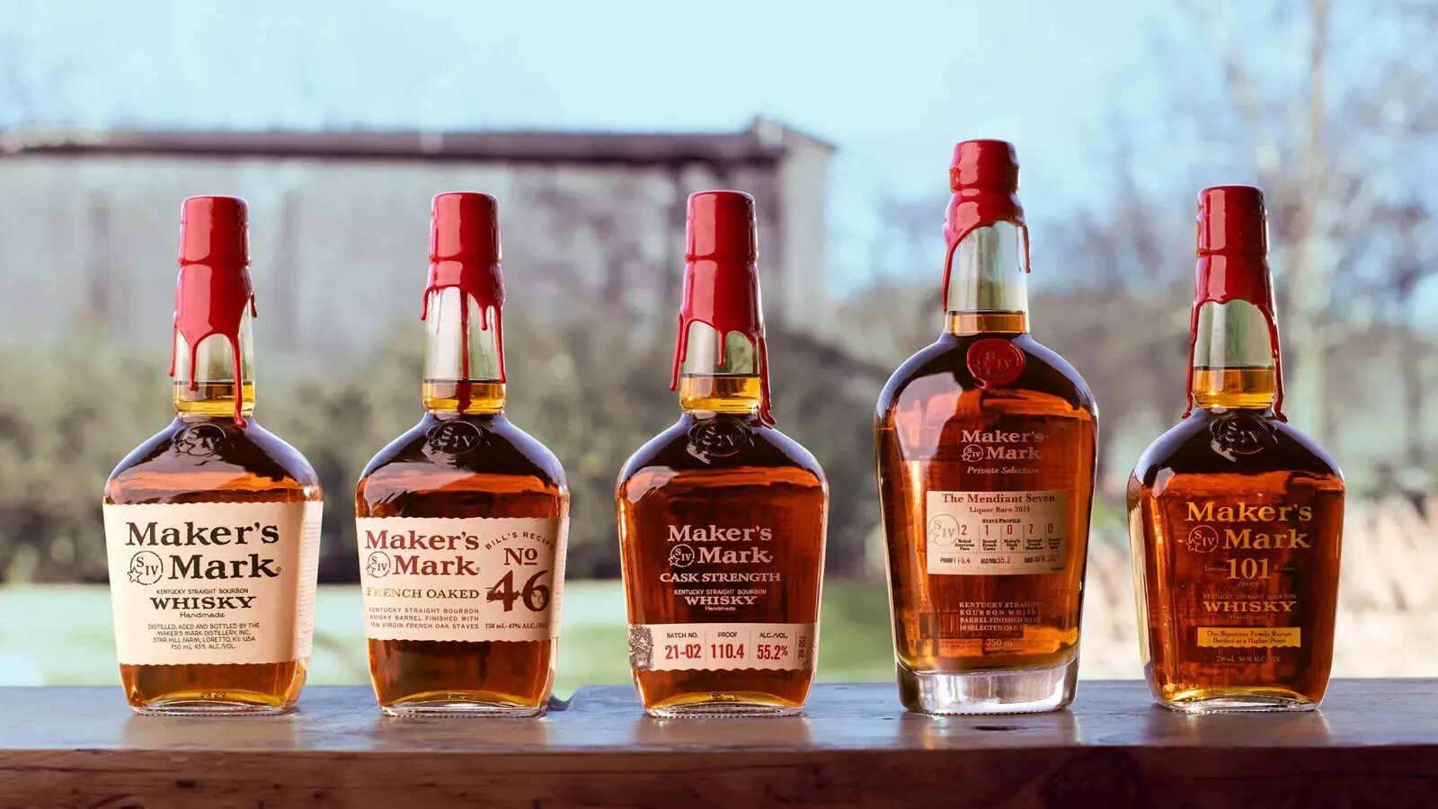 Maker s mark bourbon. Makers mark виски. маркес маркс виски. мейкер мейкер виски.