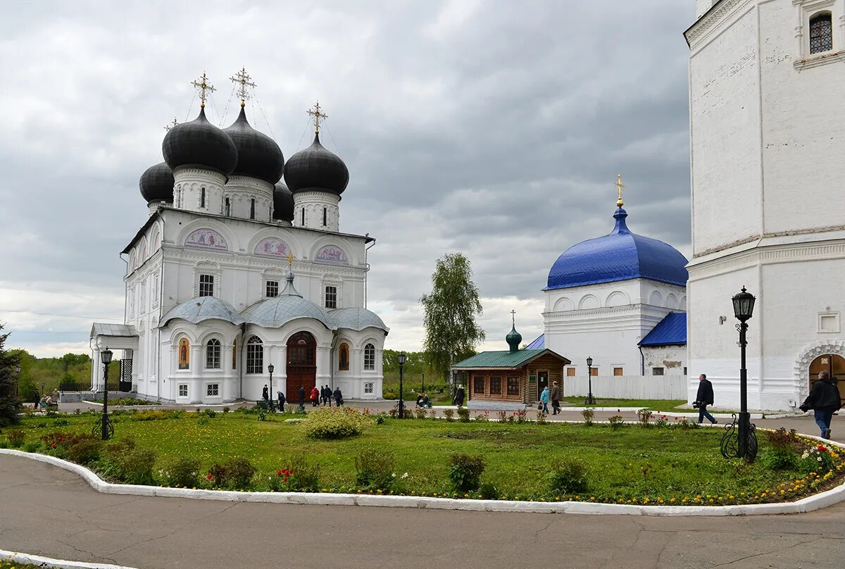 вятский успенский трифонов монастырь киров. успенский трифонов монастырь. свято успенский трифонов монастырь киров. монастырь в кирове. свято успенский трифонов монастырь киров.