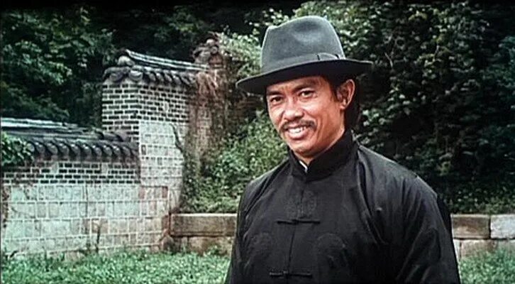 Иностранец фильм 2017. Стивен сигал иностранец. Джеки чан 2023 фото. Фильм иностранец продолжение. Иностранец фильм 2017.