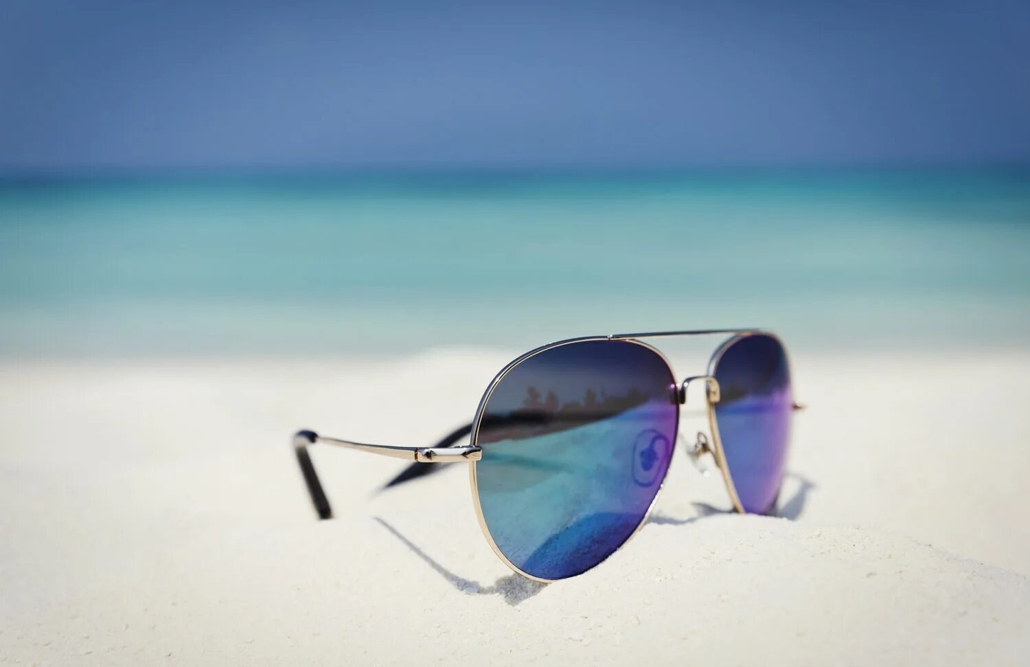 Солнышко в очках. Очки polarized. Тонированные очки. Тонированные стекла для очков. Модные солнечные очки.