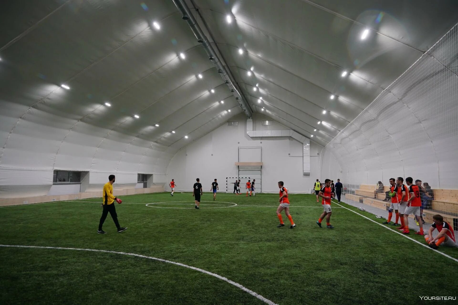 Зак арена. Зак арена набережные челны. zak arena набережные челны стадион. футбольный манеж набережные челны. футбольный манеж победа набережные челны.