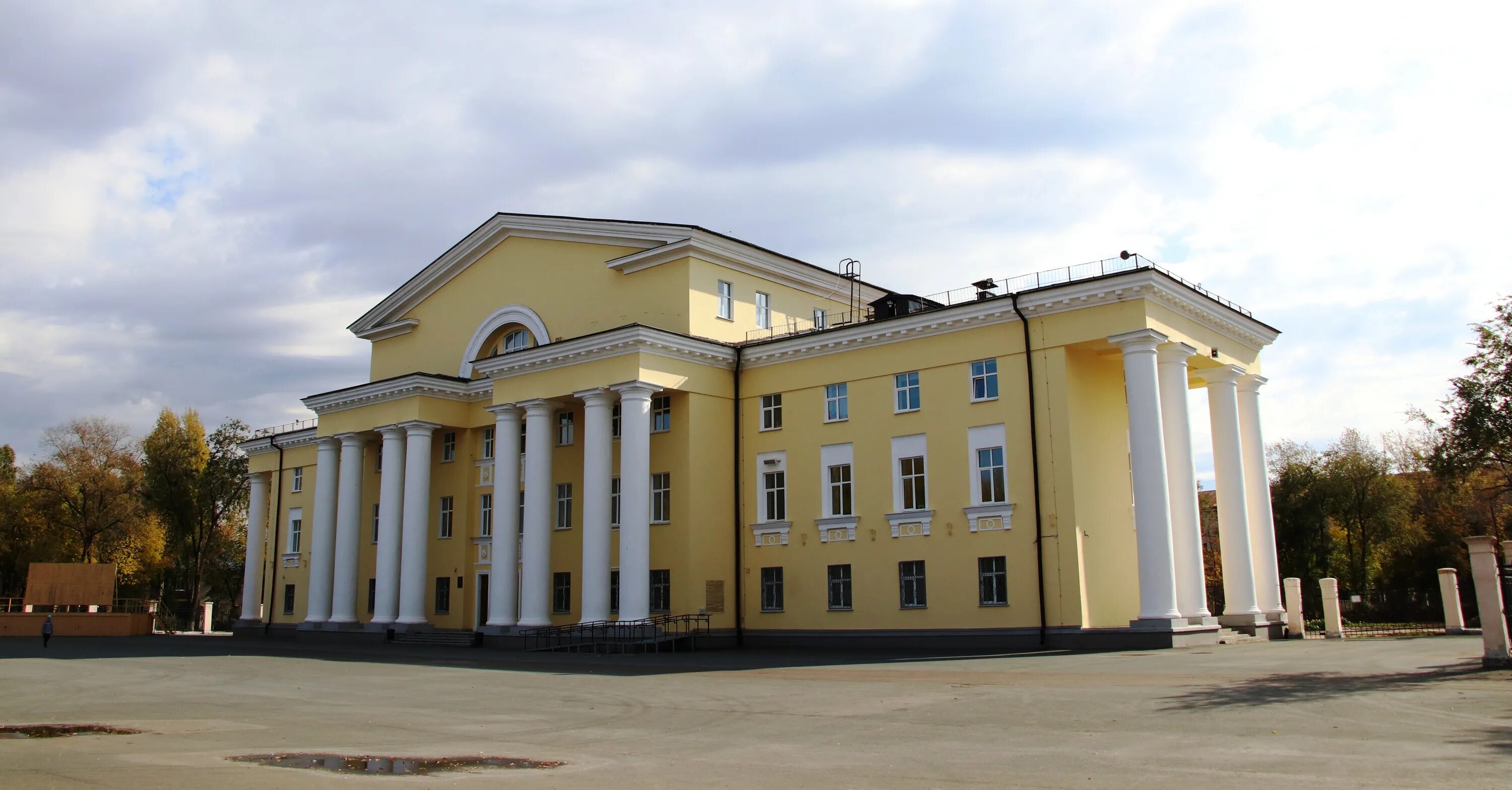 Куйбышевский. Дк нефтяник самара куйбышевский район. куйбышевский район 116 км куйбышев. дк самара 116 км. самара куйбышевский район 116 км.