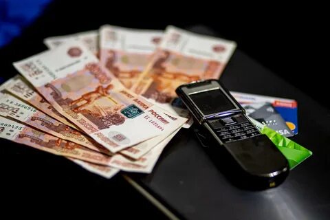 Выдала деньги мошеннику