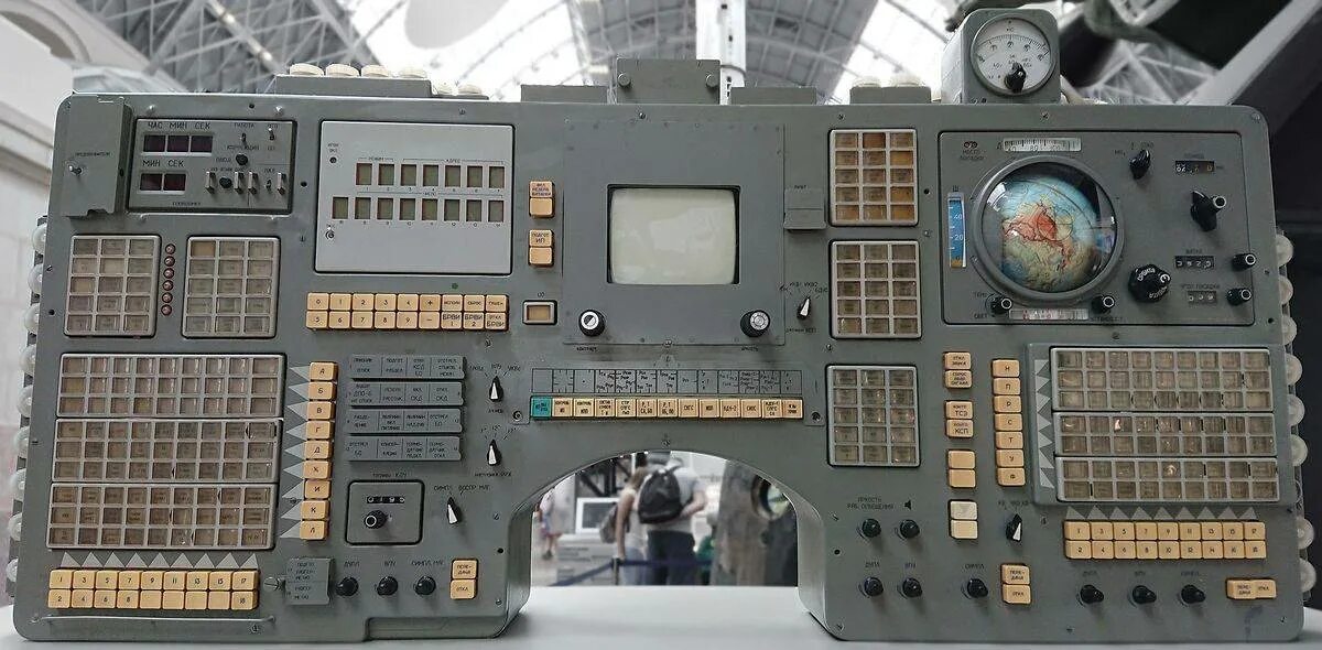 Система управления космическим кораблем. Пульт управления союз 7к. пульт управления союз тма. панель управления союз т14. пульт управления «союз тма-13м»кабина.