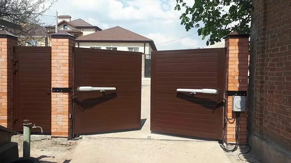 как работают распашные ворота