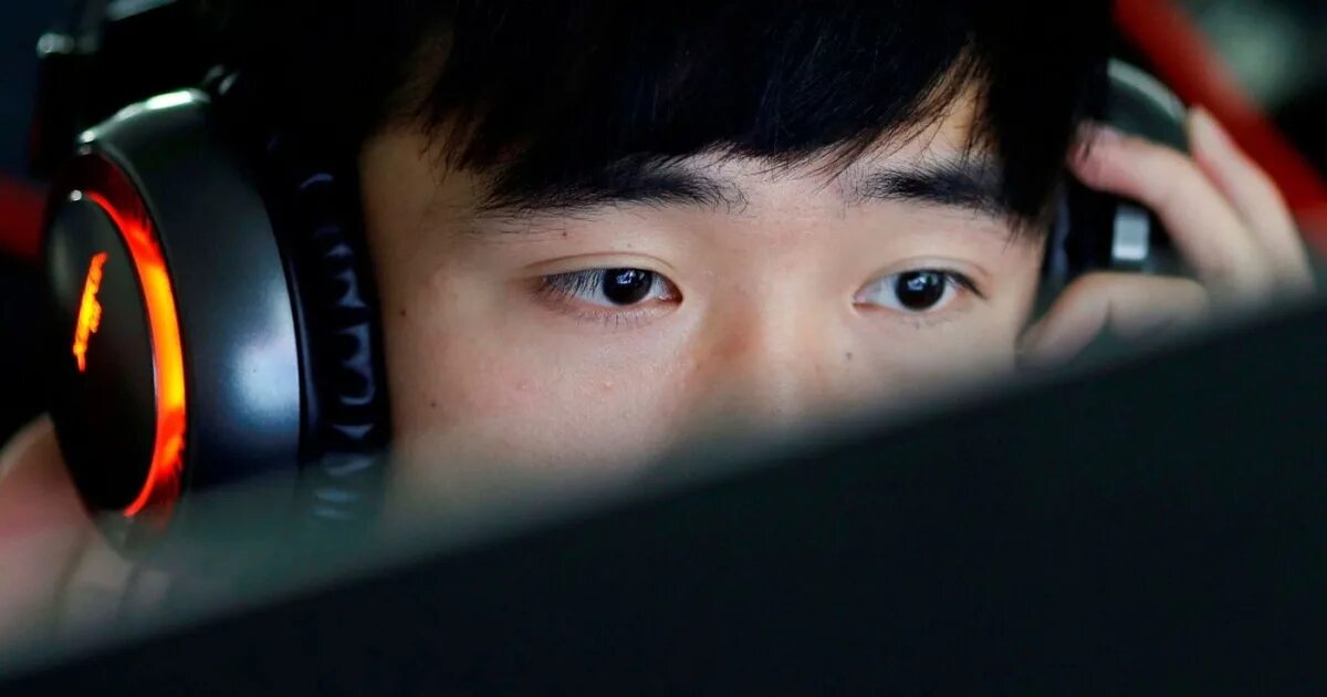 китаец геймер. девушки геймерши. подростки закомпьютернвми играми. китайские геймеры. геймеры китай.