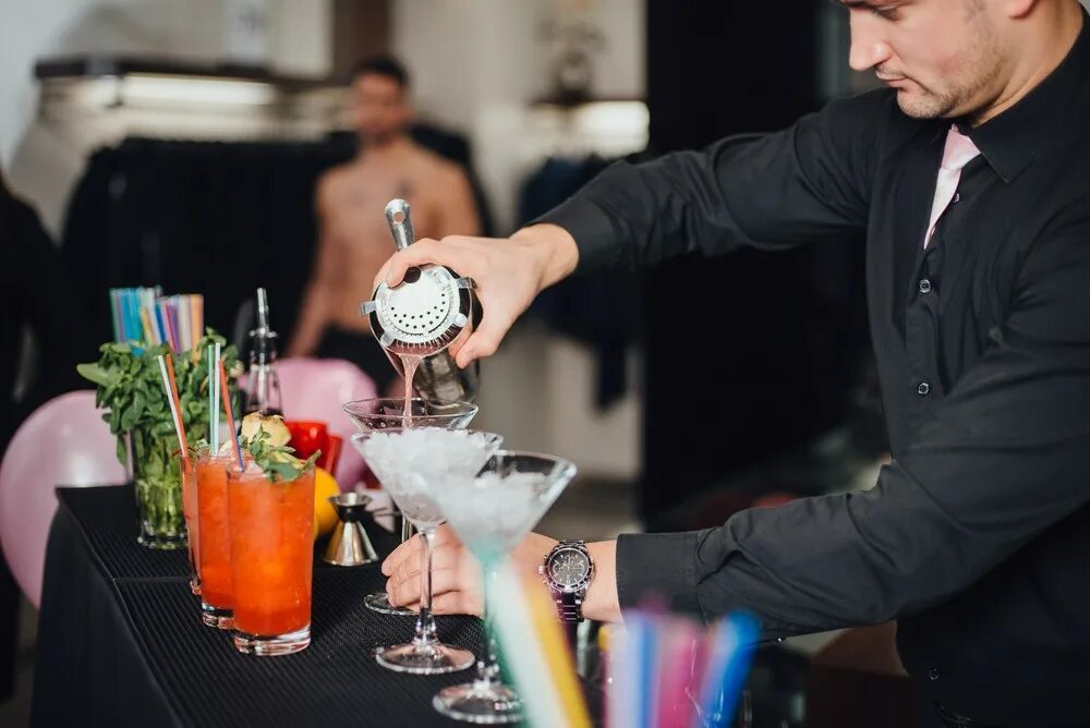 Cocktail party. Коктейльные вечеринки. Вечеринка коктейль пати. Коктейльный ужин. Вечеринка в стиле коктейльная вечеринка.