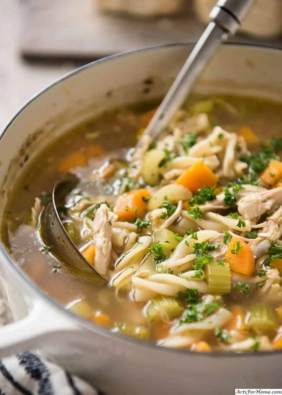 Какой вкусный суп. Лапшовый суп. П. Куриный суп. Куриный суп с лапшой.