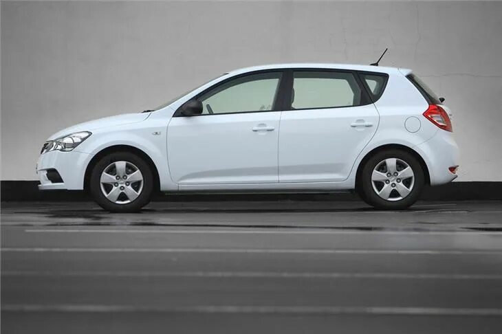 Сид 2011 хэтчбек. Киа СИД 2010 хэтчбек. Kia Ceed 2010 хэтчбек. Kia Ceed 1 хэтчбек 2010. Kia Ceed 2011 хэтчбек.