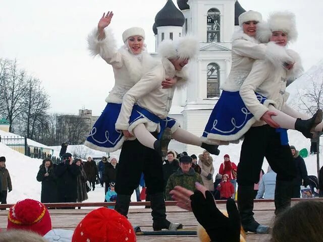 Масленица в дмитрове. Масленица в дмитрове 2024. Концерт в дмитрове советская площадь. Масленица в дмитрове 2024. Гуляния в дмитрове на масленицу 2023.