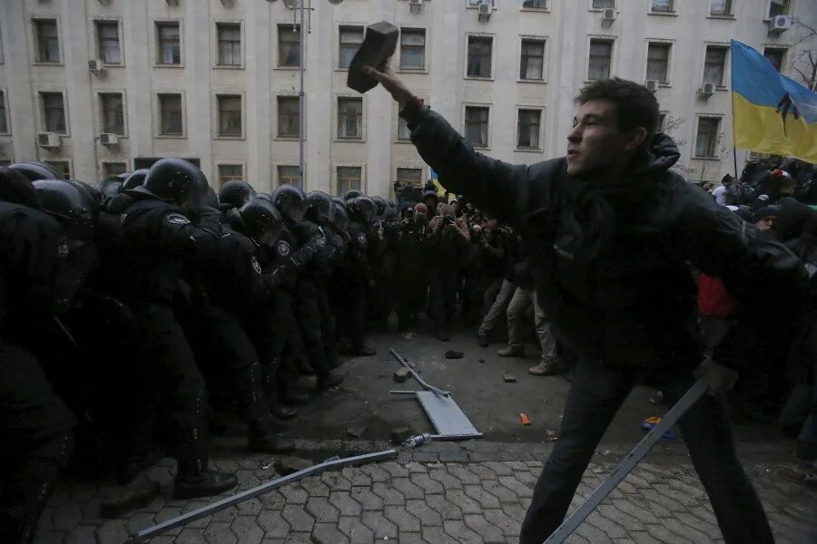 8 декабря 2013. Майдан 1 декабря 2013. Молодежь на Майдане. Молодёжь Майдан декабрь 2013. Революция может быть только одна революция сознания.