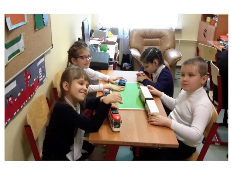 Пространственная ориентировка детей с нарушением зрения. Ориентировка в пространстве у детей с нарушением зрения. социально-бытовая ориентировка в пространстве. пространственная ориентировка слепых. социально бытовая ориентировка слепых.