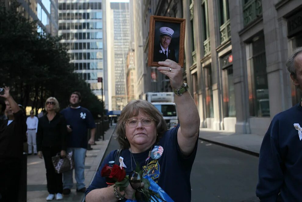 Сколько человек погибло в теракте 2001 года. Башни-Близнецы 11 сентября 2001. Башни Близнецы 11 сентября жертвы.