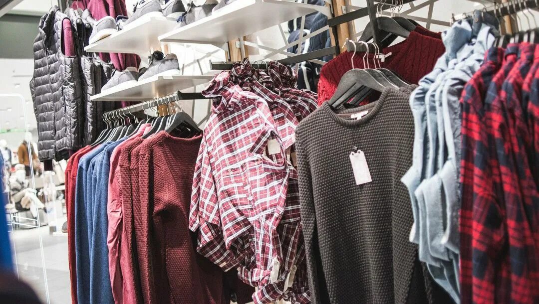 Тиграшоп одежда. Resale одежда. you магазин одежды. resale брендовых вещей. секонд хенд в дубае.