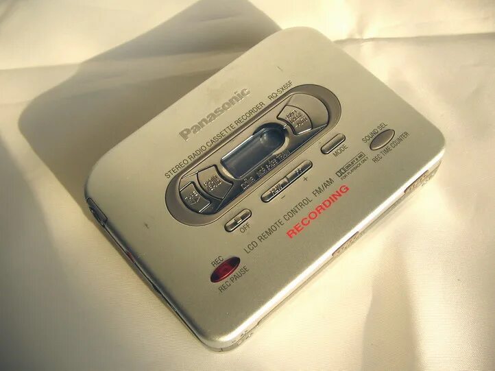 Кассетный плеер панасоник. Кассетный плеер panasonic rq-a320. panasonic rq-sx65f. кассетный плеер панасоник 1995. кассетный плеер панасоник 20х.