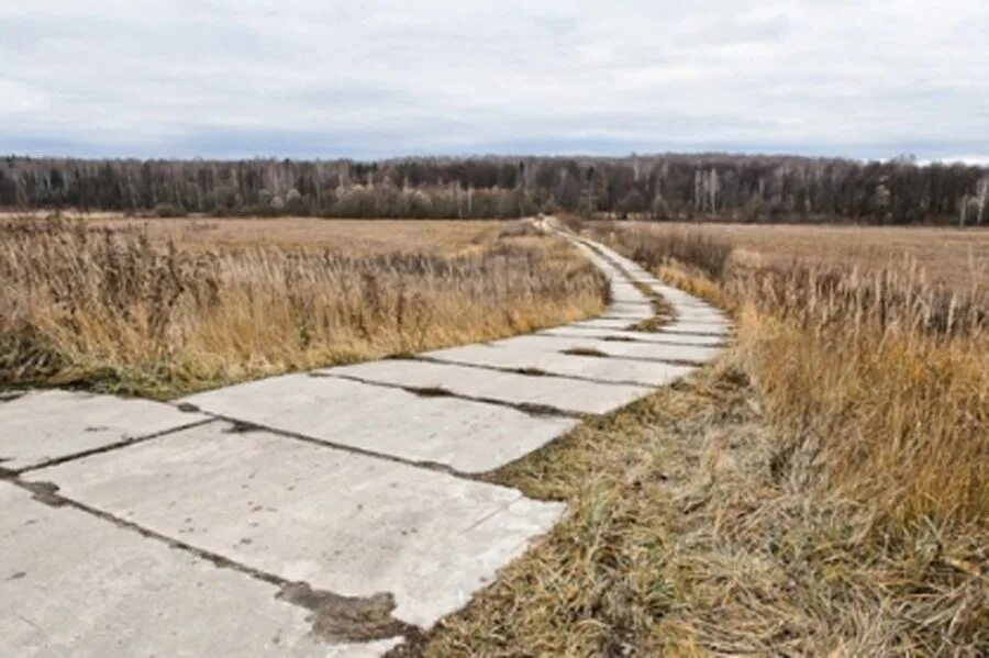 Покрытие из дорожных плит. Дорога из плит. Дорога из бетонных плит. Бетонные плиты дорога. Плита бетонная дорожная.