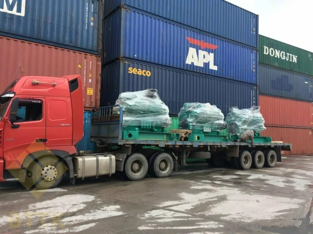 Грузовик бабочка 5 тонн. Благовещенск транспортные компании. Загрузка фуры. Транспортные компании в хабаровске. Перевозка груза в хабаровск.